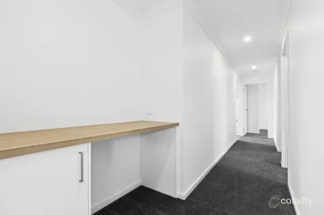 Property photo of 3 Booker Place Armstrong Creek VIC 3217