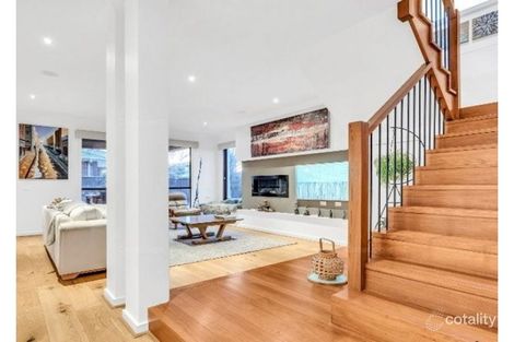 Property photo of 28 Vantage Boulevard Craigieburn VIC 3064