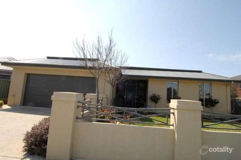 Property photo of 10 Stirling Drive Lake Gardens VIC 3355