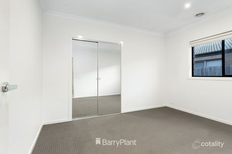 Property photo of 16 Flanagan Close Armstrong Creek VIC 3217