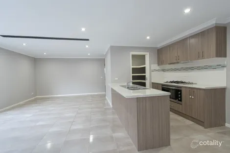 Property photo of 42 Alarah Boulevard Cranbourne West VIC 3977
