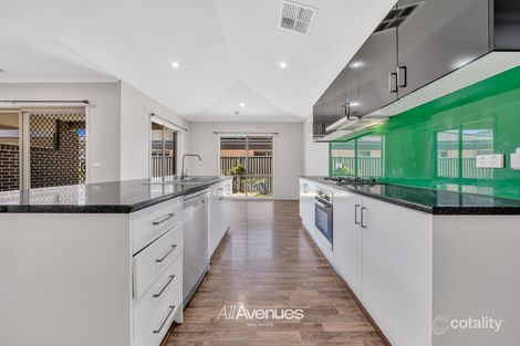 Property photo of 16 Bankton Avenue Cranbourne East VIC 3977