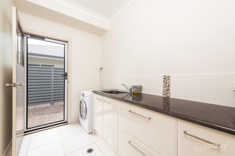 Property photo of 2/1-3 Murlali Court East Toowoomba QLD 4350