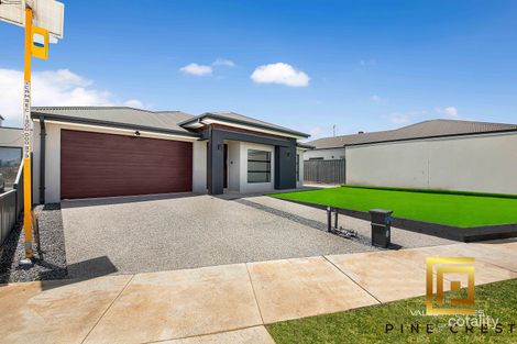 Property photo of 8 Woonan Drive Wyndham Vale VIC 3024