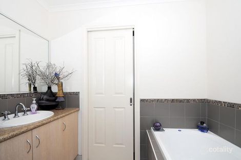 Property photo of 8/11 Coco Parade Skye VIC 3977
