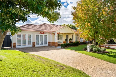 4 Hillock Ave, East Albury, NSW 2640