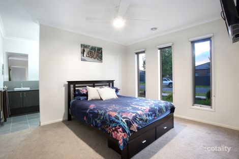 Property photo of 5 Artfield Street Cranbourne East VIC 3977