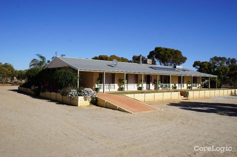 Property photo of 15 Dolton Way Merredin WA 6415