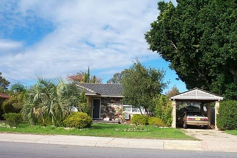 50 Spring Rd, Thornlie, WA 6108