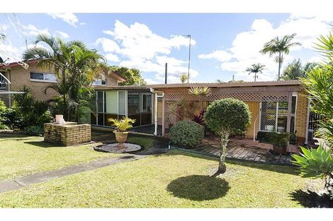 Property photo of 152 Bamboo Avenue Benowa QLD 4217