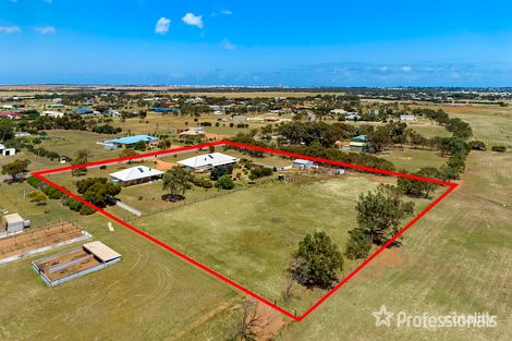 Property photo of 10 Dressage Circle Deepdale WA 6532