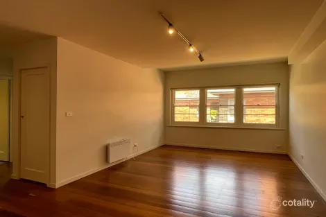 4/3 Garden Ct, Elwood, VIC 3184