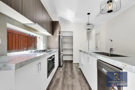 Property photo of 12 Feast Way Tarneit VIC 3029
