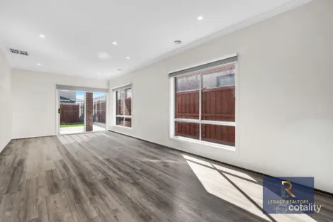 Property photo of 12 Feast Way Tarneit VIC 3029