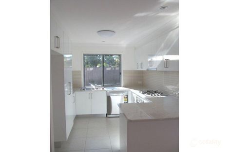 Property photo of 1/61 Newman Drive Emerald QLD 4720