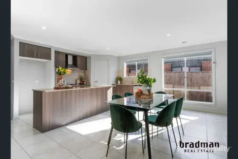 Property photo of 167 Wallara Waters Boulevard Wallan VIC 3756