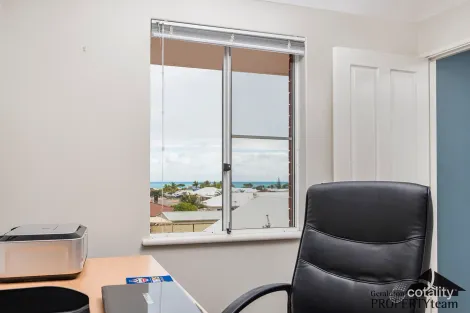 Property photo of 4 Bayside Boulevard Drummond Cove WA 6532