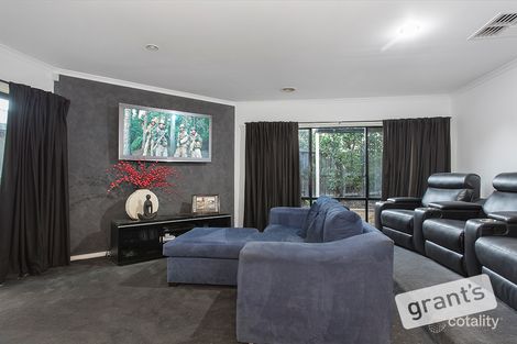 Property photo of 3 Clapton Court Cranbourne East VIC 3977