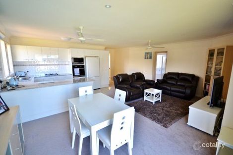 Property photo of 10 Lawver Crescent Lake Munmorah NSW 2259