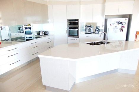 Property photo of 18 Harrier Court Bushland Beach QLD 4818