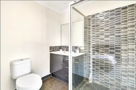 Property photo of 1/2 Isetta Court Upper Coomera QLD 4209