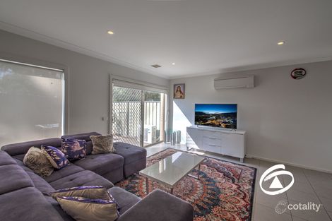 Property photo of 30/23 Atlantic Drive Pakenham VIC 3810