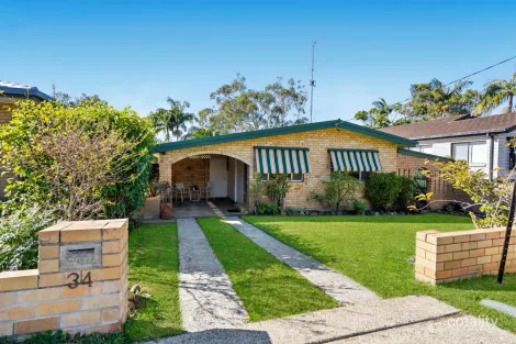 Property photo of 34 Anne Street Southport QLD 4215