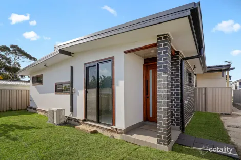29 Salamaua Cres, Holsworthy, NSW 2173