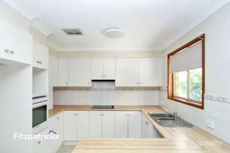 Property photo of 25 Karoom Drive Glenfield Park NSW 2650