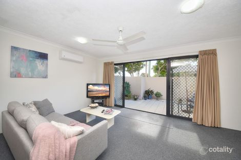Property photo of 1/12-14 Bradford Street Labrador QLD 4215