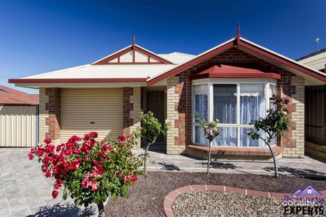 Property photo of 33 Shillabeer Crescent Woodcroft SA 5162