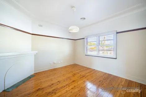 Property photo of 328 Stewart Street Bathurst NSW 2795
