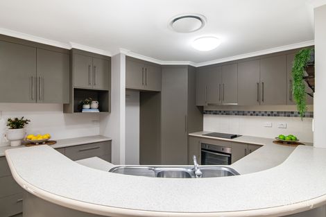 Property photo of 11 Crofton Close Rural View QLD 4740