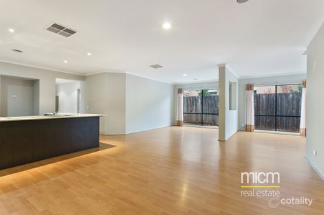 Property photo of 5 Pinoak Street Point Cook VIC 3030