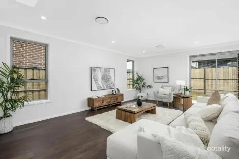 Property photo of 8 Private Circuit Jordan Springs NSW 2747