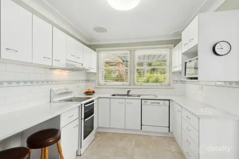 Property photo of 5 Maple Street Wyoming NSW 2250