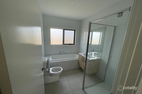 Property photo of 25 Cobram Drive Eynesbury VIC 3338