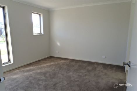 Property photo of 6 Buckland Circuit Werribee VIC 3030