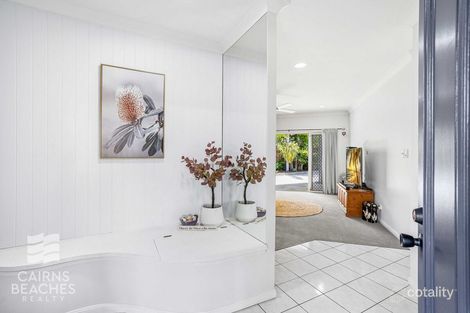 Property photo of 2 Avoca Close Kewarra Beach QLD 4879