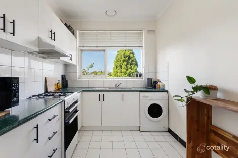 Property photo of 12/15 Pine Avenue Elwood VIC 3184