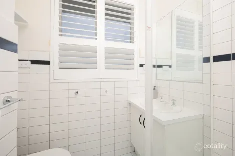 Property photo of 12/15 Pine Avenue Elwood VIC 3184