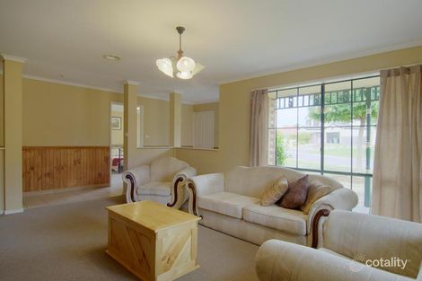 Property photo of 21 Sweet Wattle Place Somerville VIC 3912