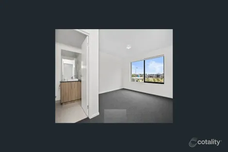Property photo of 16 Bunch Walk Truganina VIC 3029