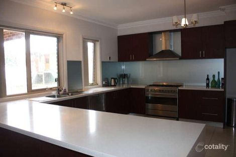 Property photo of 16 Duncraig Grove Sunbury VIC 3429