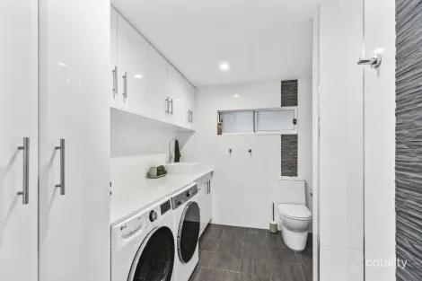 Property photo of 335 Lakedge Avenue Berkeley Vale NSW 2261