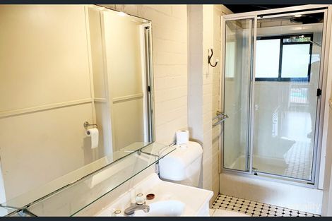 Property photo of 16 Highclere Street Bateau Bay NSW 2261