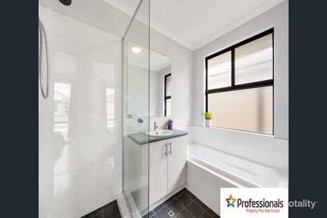 Property photo of 9 Lanciano Way Piara Waters WA 6112