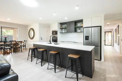 5 Wattlebrush Gr, Molendinar, QLD 4214