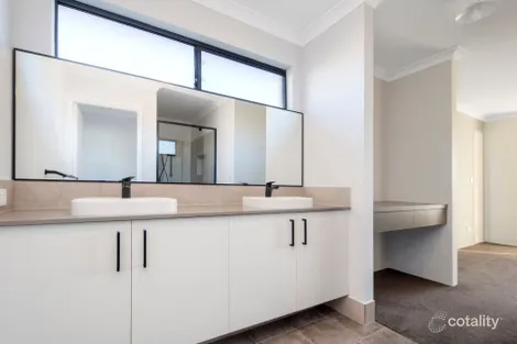 Property photo of 18 Hollingworth Drive Aveley WA 6069