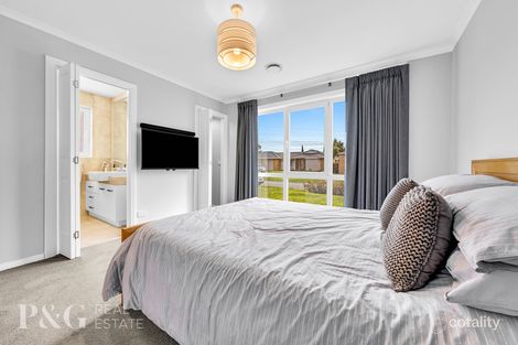 Property photo of 11 Oregon Court Narre Warren South VIC 3805